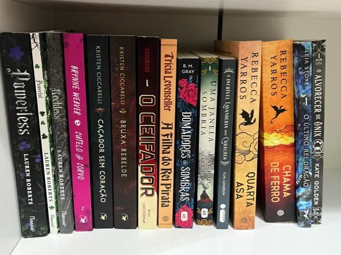 Vendo livros de Romance e Fantasia 