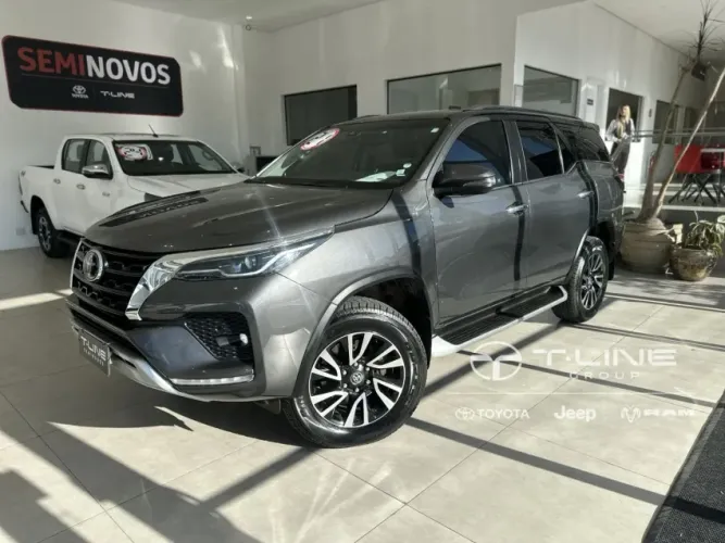 Toyota Hilux SW4 SRX 4X4 2.8 TDI 16V Dies. Aut. 2021