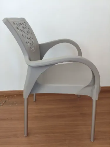 Cadeira de plástico