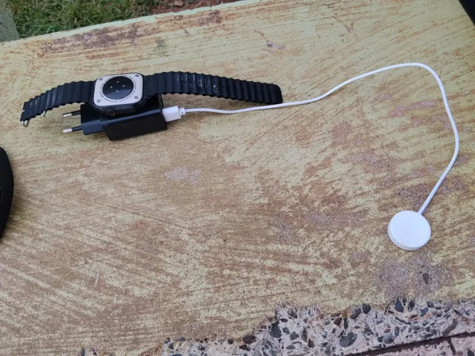 RELÓGIO SMART(SMARTWATCH)..E CAIXINHA DE SOM PORTÁTIL COM LUZES 