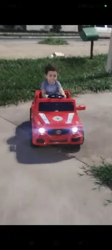Carro elétrico infantil