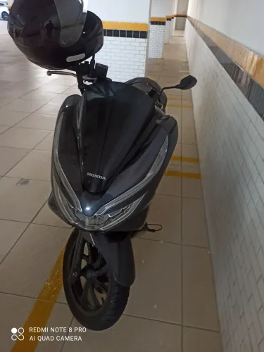 PCX muito nova , sem detalhes e com baixa kilometragem