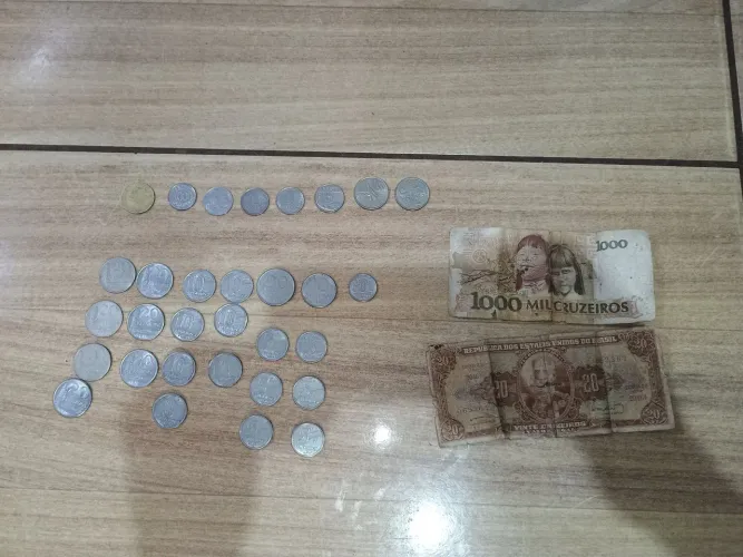 Moedas raras de cruzeiro, réis, dólar, primeiras de centavos.