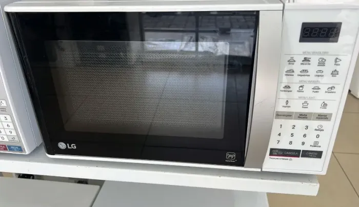 Microondas LG 23 litros MS2355R