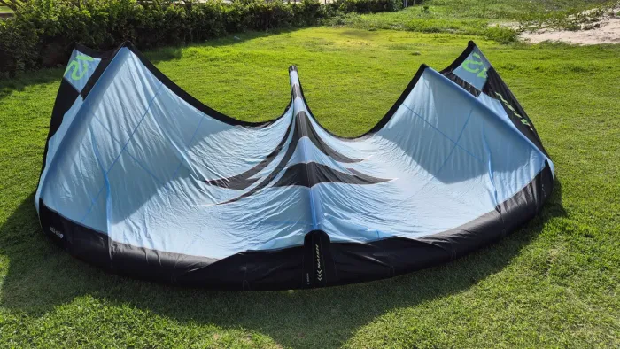 Kitesurf Naish Psycho 2026 12m - Q Series