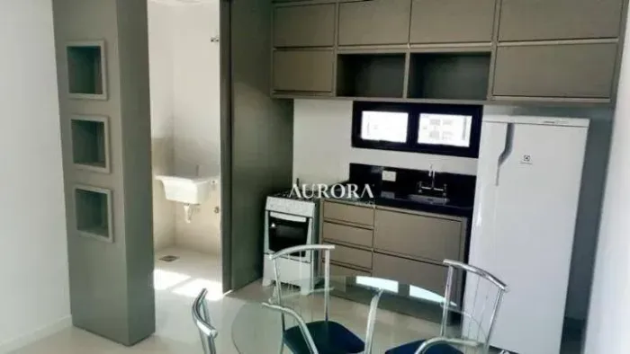 Apartamento com 1 dormitório para alugar, 51 m² por R$ 3.000,00/mês - Centro - Londrina/PR