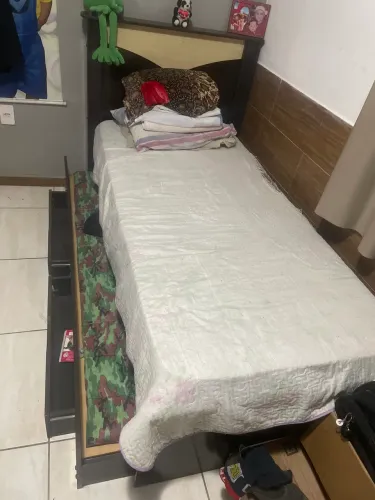 Cama solteiro c/ gaveta e cama auxiliar