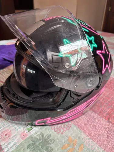 Capacete feminino