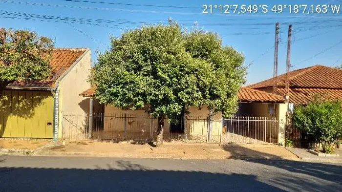 Oferta imperdível Casa no Cdhu, Urupes - SP, Nº 70, 2 quartos, 1 vaga, 171,81m² | Venda O