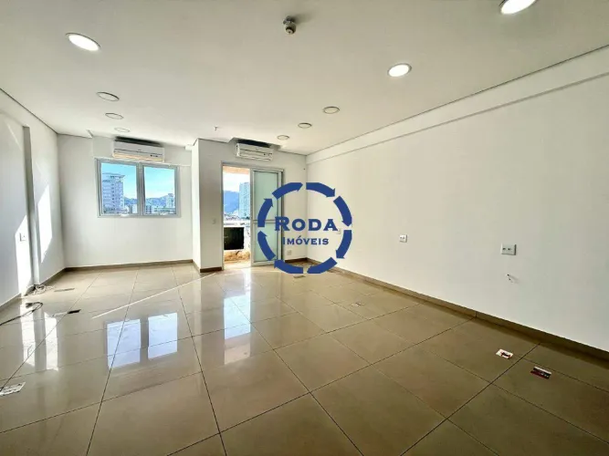 Sala Comercial à Venda no Bairro da Vila Mathias em Santos