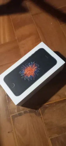 Iphone SE usado 16gb cinza