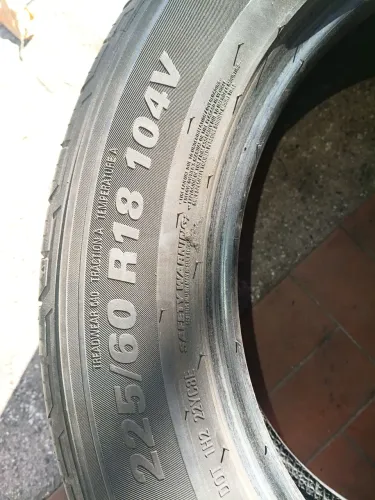 4 PNEUS 225/60/18 KUMHO MEIA VIDA SÓ R$600,00