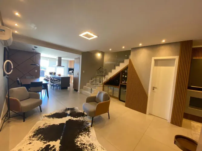 Casa à venda em Santo André, São Leopoldo - Semi mobiliada, com piscina e energia solar! R