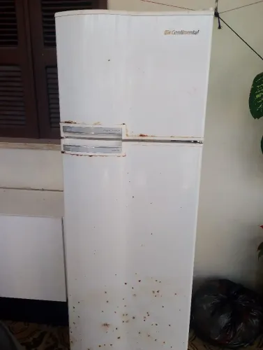Geladeira com defeito 