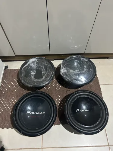 Vendo 2 Par Cara Preta Pioneer 309 400 rms 