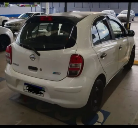 Nissan March 1.0 16V Flex Fuel 5P 2012