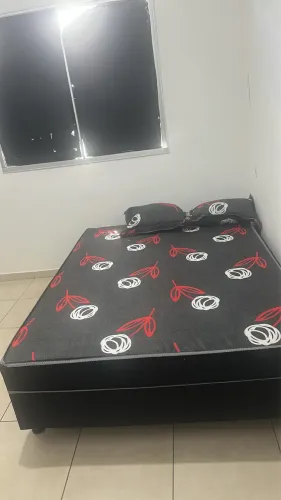 Cama de casal comprada há uma semana