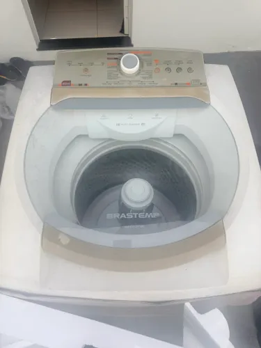 Vende-se máquina de lavar roupas com defeito