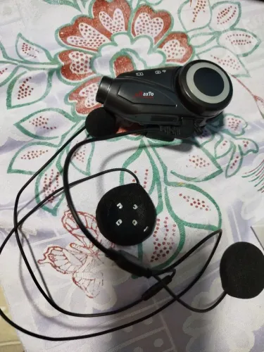Câmera/ rádio para capacete de moto.