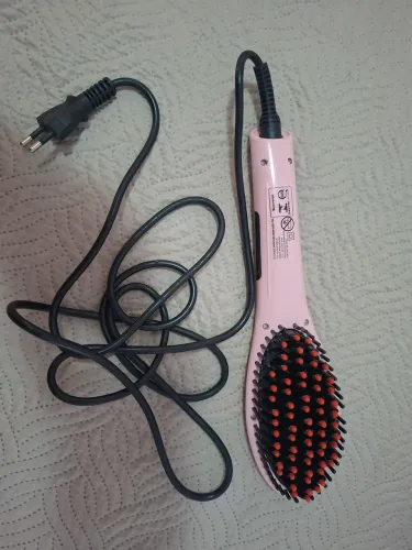 Vendo escova alisadora com certas de cerâmica