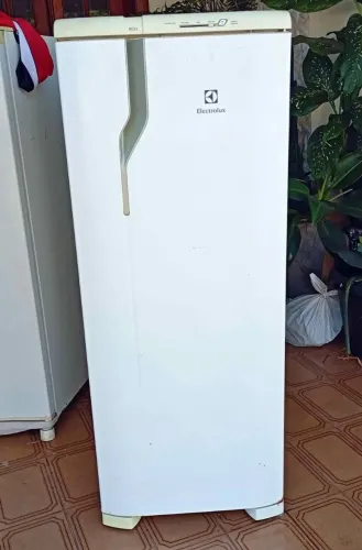 ELETROLUX DEGELO AUTOMÁTICO
