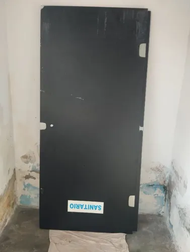 Portas de vidro temperado fumar.