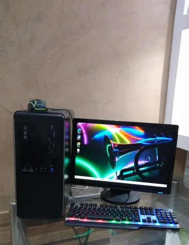 Pc Six Core FX-6300 com 6gb memória, hd 500gb, monitor 19". Parcelo cartão