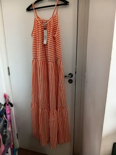Vestido linho lindo boa qualidade. Cada vestido 70 reais.