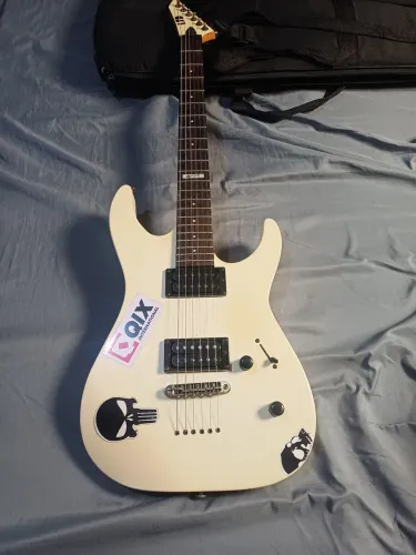 Guitarra LTD ESP M10