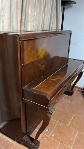 ? Piano Vertical Dobbert.- 1970 a 1980