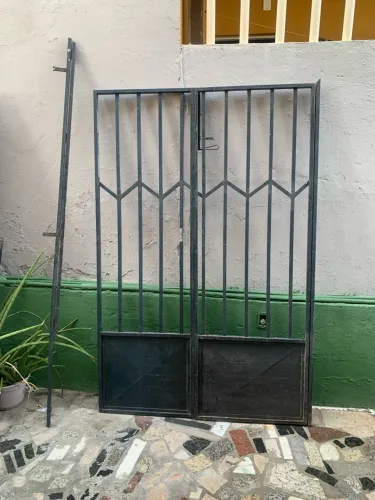 Vendo portão de Ferro