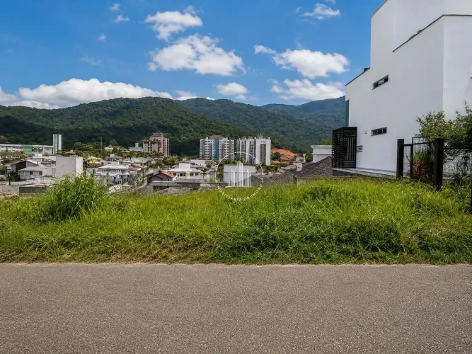 Terreno 354m² com Boa Localização - Pedra Branca - JMS