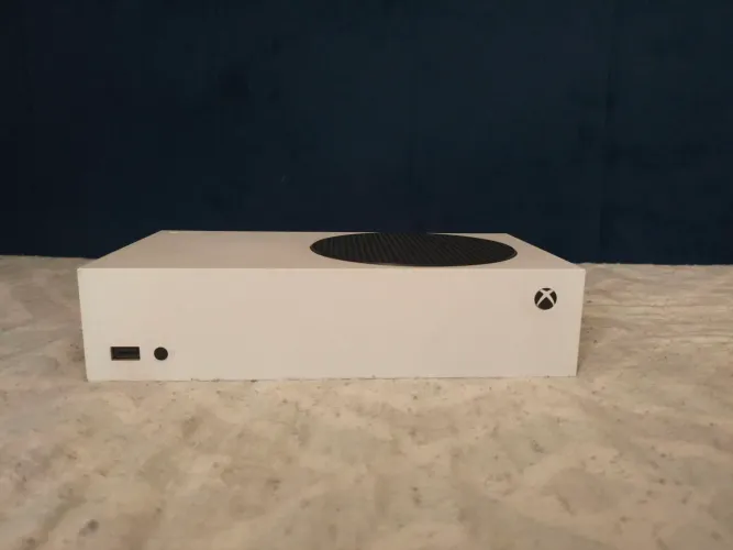 Xbox Series S 512-  1 Controle