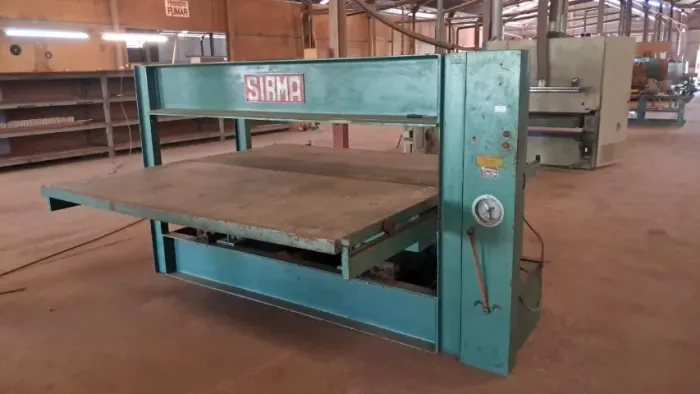 Prensa Sirma a frio automática e manual Marca Sirma Tipo Prensa a frio 