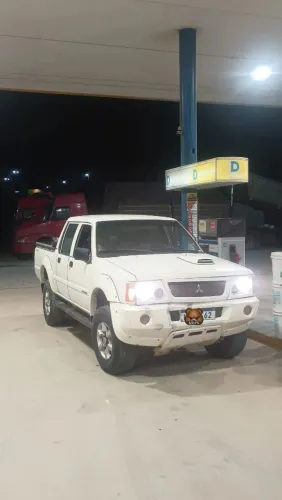 Mitsubishi L200 GLS 2.5 4X4 CD Diesel 2003