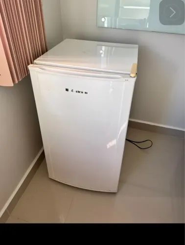 FRIGOBAR perfeito, SEMINOVO!