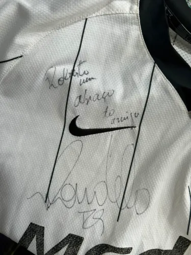 Camiseta Corinthians 2008 (Assinada por Ronaldo Fenômeno em 2009)
