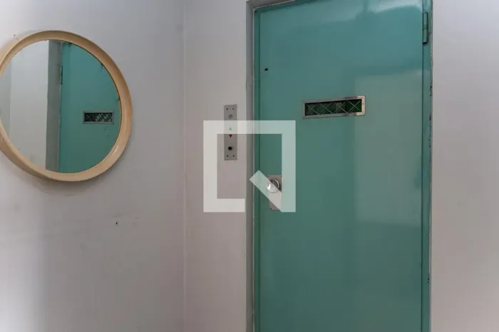 Apartamento à Venda - Bom Retiro, 2 Quartos, 244 m2