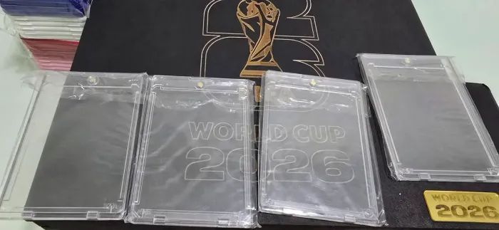 Protetor de acrílico magnético para cartas pokemon e figurinhas da Copa do Mundo FIFA