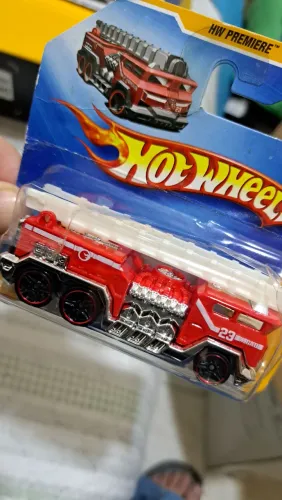Hot Wheels caminhão bombeiros 5Alarm (lacrado) 1/64