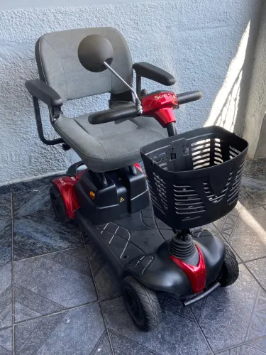Cadeira de rodas motorizada