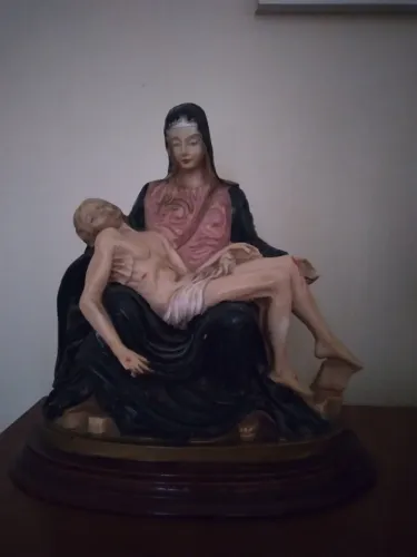 Pietá de Porcelana, Única dona, Excelente estado