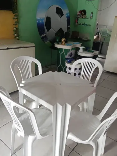 alugo mesas e cadeiras 