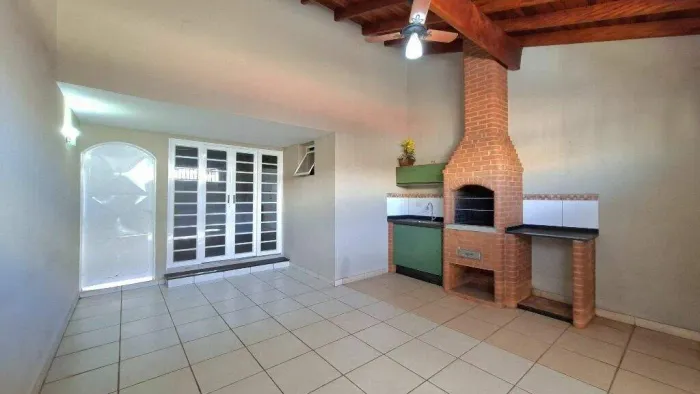 Casa para Alugar em Piracicaba (Água Branca) 2 Quartos, Suíte, Churrasqueira