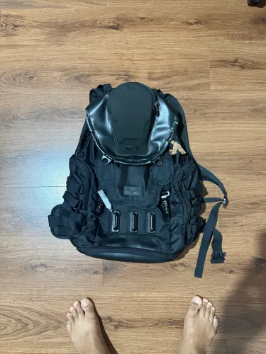 Mochila Oakley Kitchen Sink Original Preta - Excelente Estado