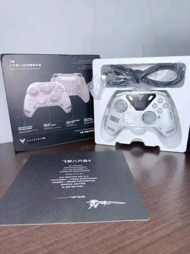 controle flydigi apex 4 branco