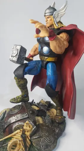 Marvel Legends Thor Toybiz