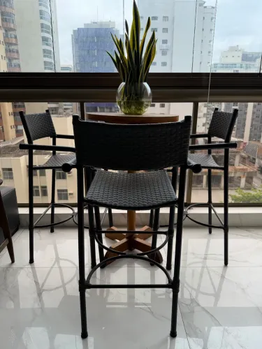 Mesa Bistrô com 3 Banquetas