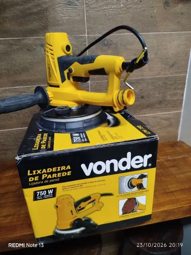 Lixadeira Vonder parede