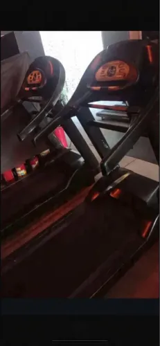 Esteira ergométrica Profissional de Academia - Motor forte 